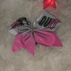 Cheer bow
